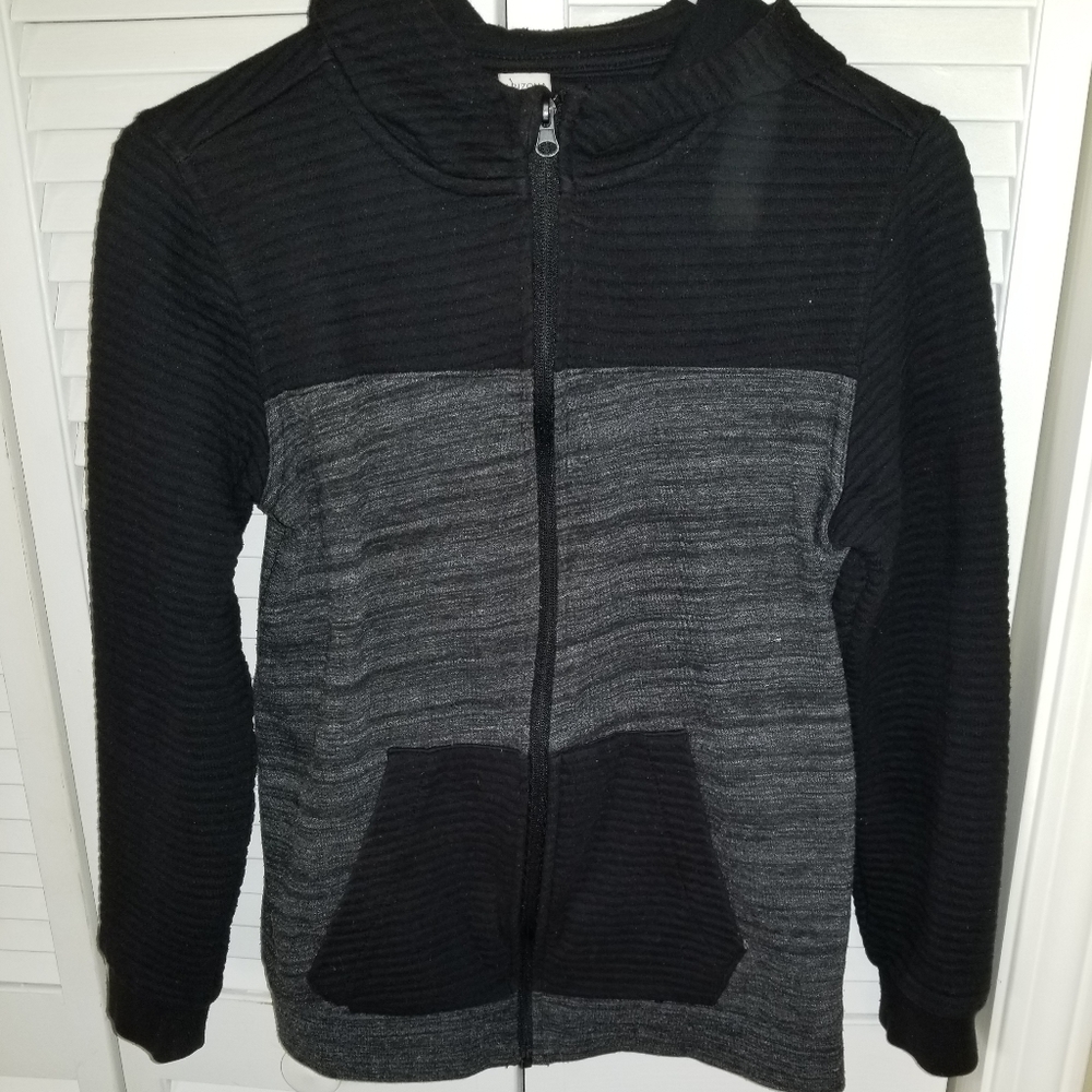 Light weight hooded jacket